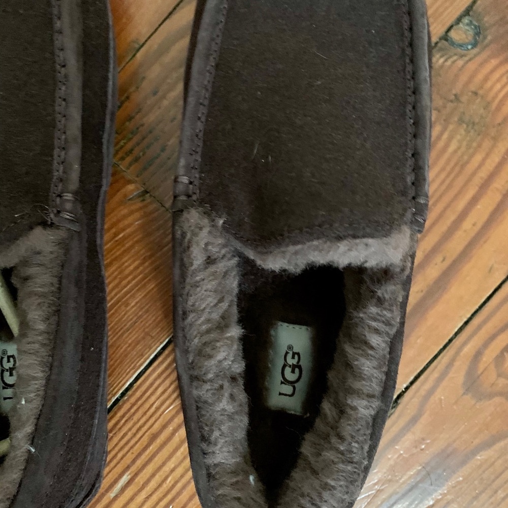 UGG Men’s Slippers size 10 brand new